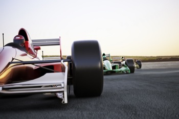 Formel-1-Autos im Rennen