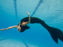 Sirene (Unterwassermodel) im Schwimmbad