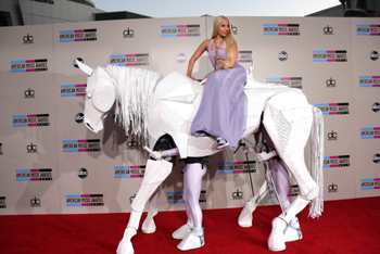 Was verdient Lady Gaga?